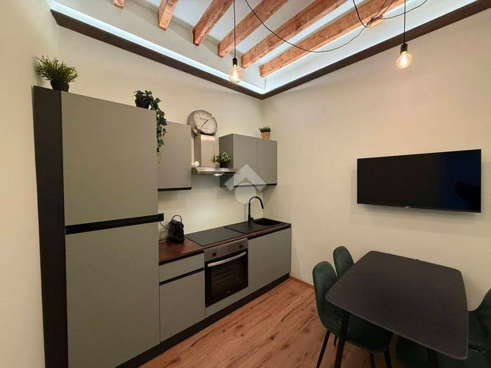 Appartamento con 6 locali in vendita in Via Goito, Castelletto, Genova
