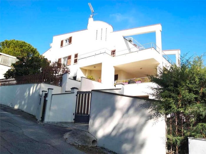 Casa con 6 locali in vendita in Strada Vicinale Della Grancia, Candia, Ancona