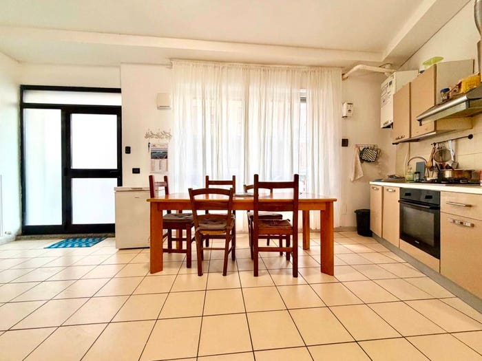Appartamento con 5 locali in vendita in Via Podgora, Adriatico, Ancona