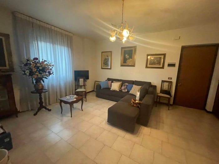 Appartamento trilocale in vendita in Via Baracca, Niviano, Rivergaro