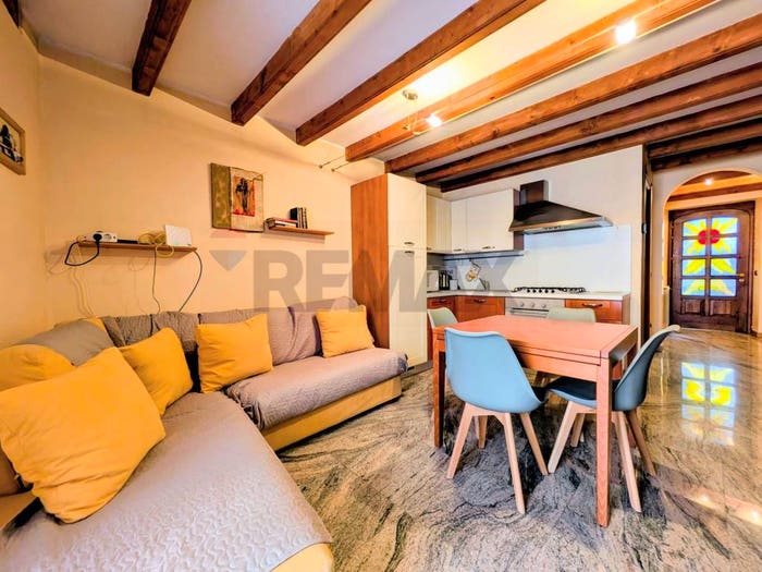 Appartamento trilocale in vendita in Centro, Costa Volpino