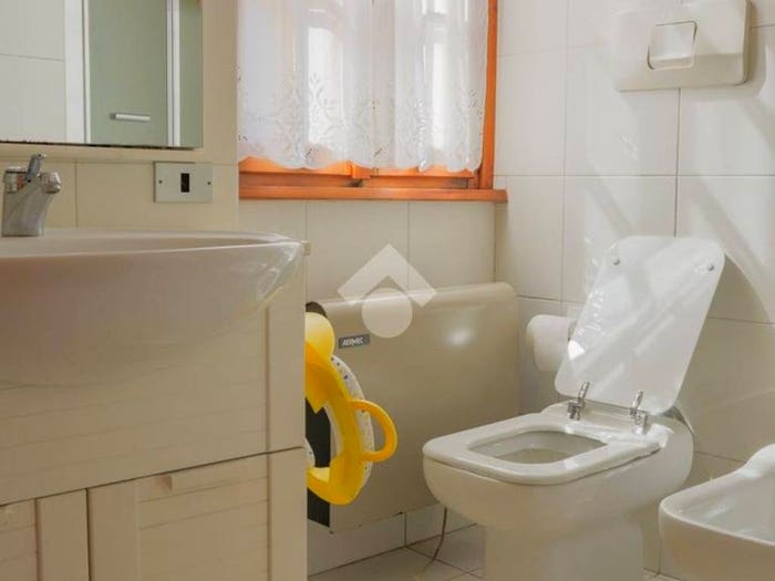 Casa con 6 locali in vendita in Via Giroo, Lanzo D'Intelvi, Alta Valle Intelvi