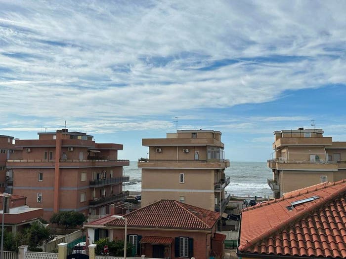 Appartamento trilocale in vendita in Via della Santabarbara, Ostia Ponente, Roma