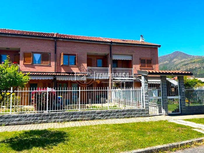 Casa con 5 locali in vendita in Via Italia, La Cassa