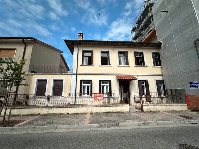 Casa con 6 locali in vendita in Via della Pampagnola, Centro, Grado