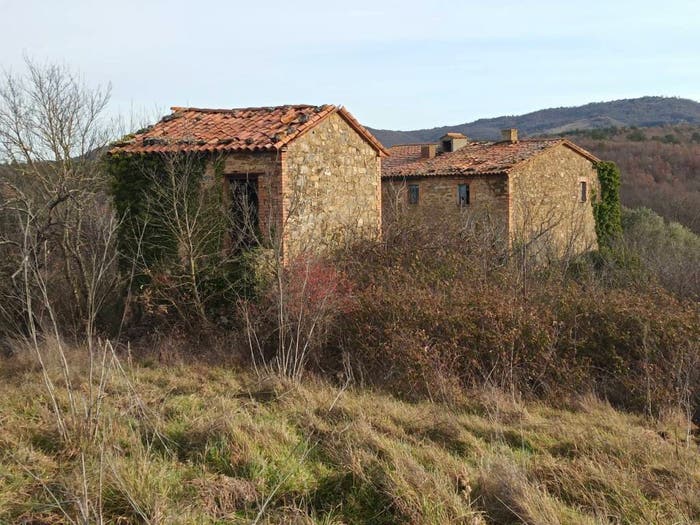 Casa con 6 locali in vendita in Frazione Frattaguida, Parrano