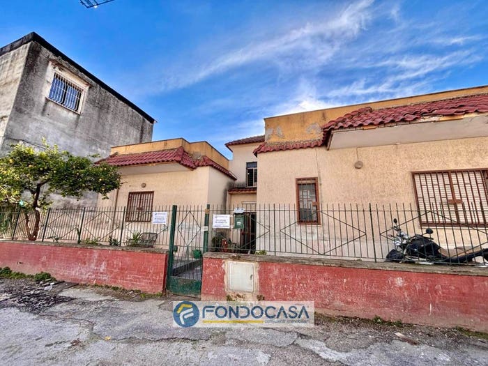 Casa con 6 locali in vendita in via vito di jasi, Aversa