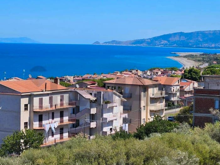 Appartamento quadrilocale in vendita in Via Gaggini, Acquedolci