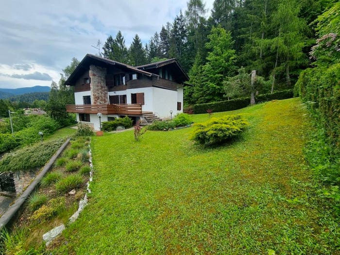 Casa con 6 locali in vendita in AmblarDon