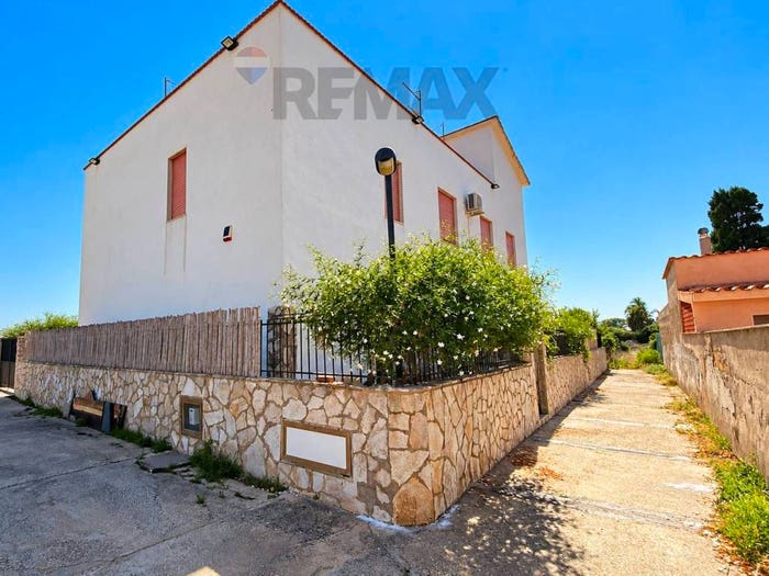 Casa con 6 locali in vendita in Via Glauco, Marausa Lido, Misiliscemi
