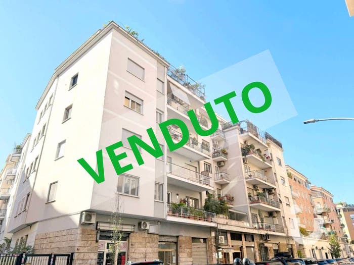 Appartamento trilocale in vendita in Via Vetulonia, San Giovanni, Roma