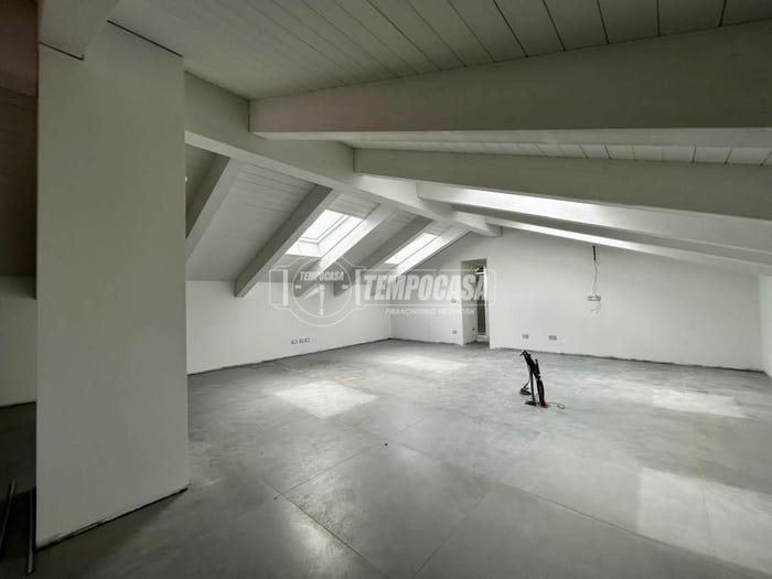 Appartamento trilocale in vendita in Corso Laghi, Centro, Avigliana