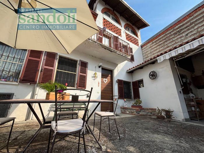 Casa quadrilocale in vendita in Vicolo Mancini, Centro, Camino