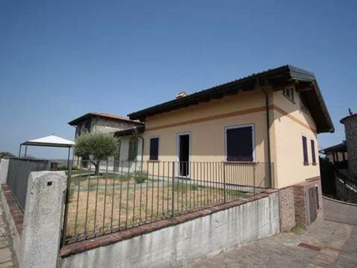 Casa quadrilocale in vendita in Via Diola, Ziano Piacentino
