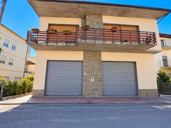 Casa con 6 locali in vendita in Via Alessandro Manzoni, Camucia Monsigliolo, Cortona