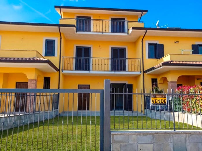 Casa con 6 locali in vendita in Via della Stazione, Centro, Ceprano