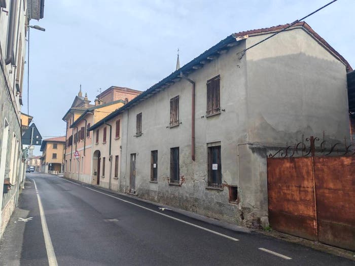 Casa con 6 locali in vendita in Via Luigi Cadorna, Cicognolo