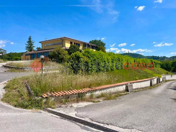 Casa con 6 locali in vendita in Via Cavone snc, Rieti