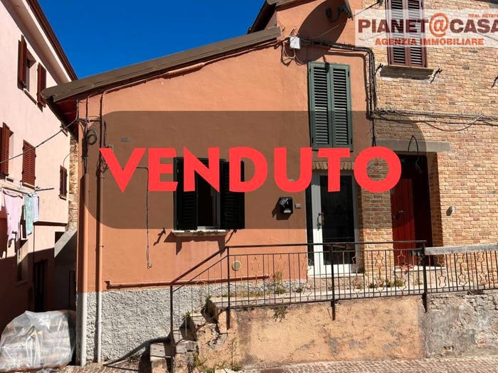 Casa quadrilocale in vendita in via cavour, Piattoni Villa Sant'Antonio, Castel di Lama