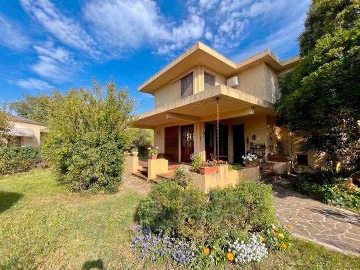 Casa con 6 locali in vendita in Via Napoli, Oltrera, Pontedera