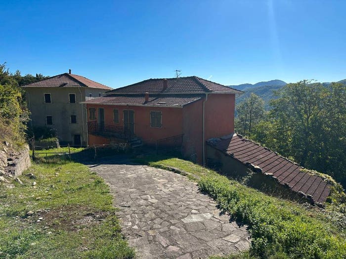 Casa con 6 locali in vendita in Rossano, Zeri