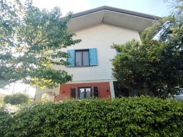 Casa con 6 locali in vendita in Via Romana, Cinque Vie, Massa