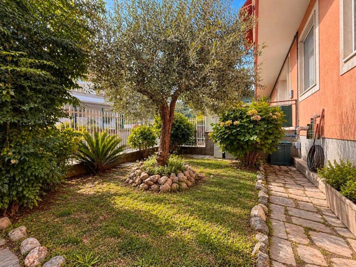 Appartamento quadrilocale in vendita in Via Ponte Vecchio, Centro, Carasco