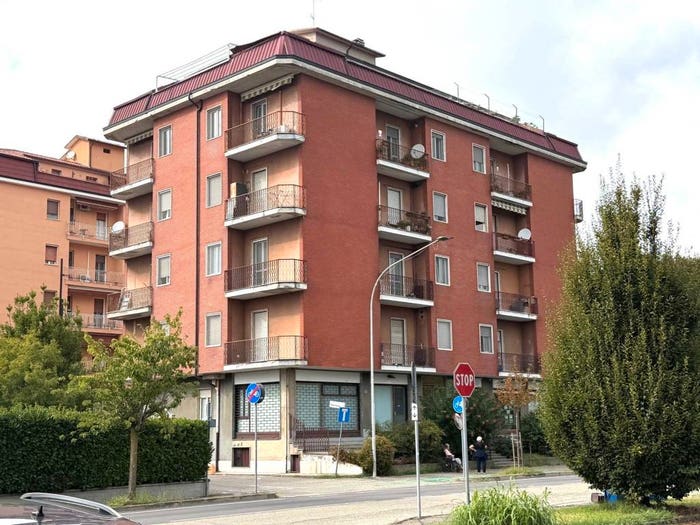 Appartamento trilocale in vendita in Via Porta Pescarina, Centro, San Genesio ed Uniti