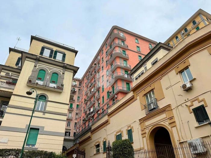 Appartamento trilocale in vendita in Via Torquato Tasso, Vomero, Napoli