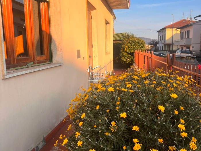 Casa con 6 locali in vendita in Via del Lavoro, Fornacelle, Montemurlo