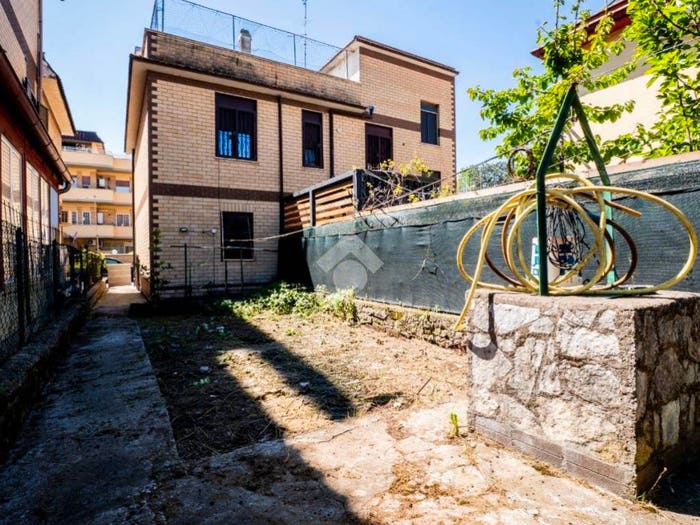 Appartamento trilocale in vendita in Via XXV Luglio, Tor Lupara, Fonte Nuova