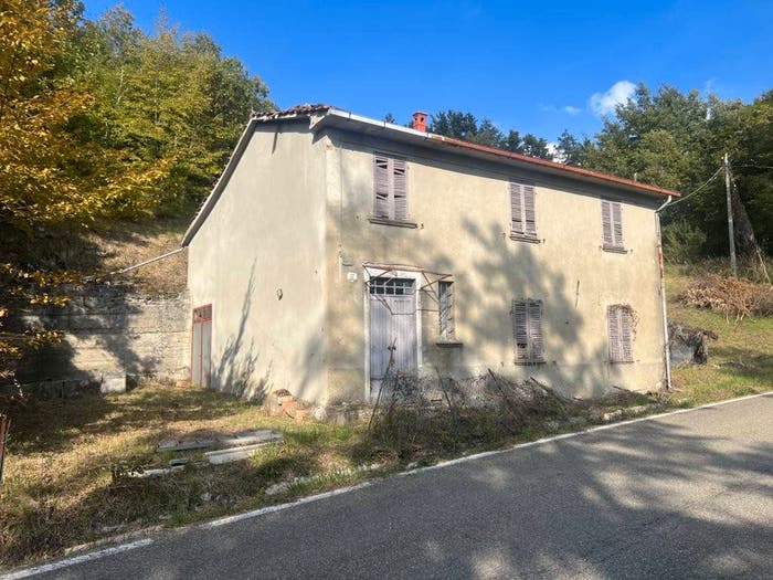 Casa quadrilocale in vendita in Località Case Guselli, Bardi