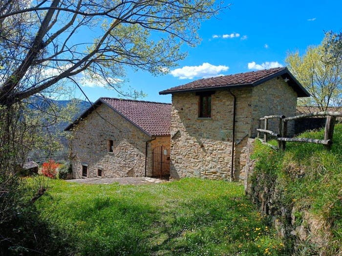 Casa con 6 locali in vendita in Fivizzano