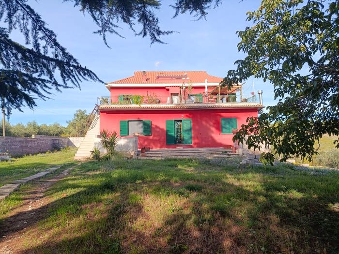Casa con 6 locali in vendita in Via Apostoli, Fonte Nuova