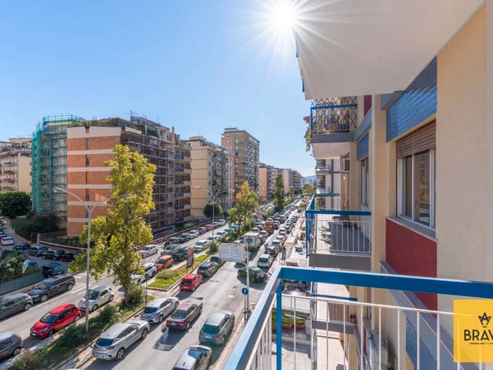 Appartamento con 6 locali in vendita in Viale delle Alpi, Notarbartolo Sciuti, Palermo