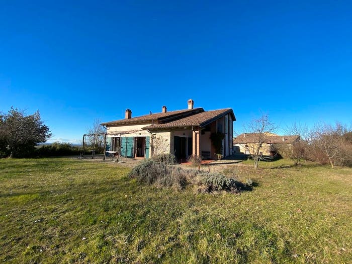 Casa con 5 locali in vendita in Località Monterosso, Gropparello