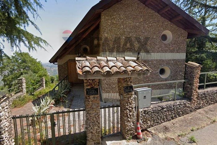Casa con 5 locali in vendita in via Madonna delle Grazie, Roccamontepiano
