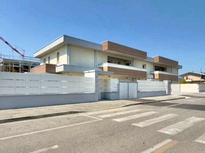 Appartamento quadrilocale in vendita in Via Donatori di Sangue, Centro, Torbole Casaglia