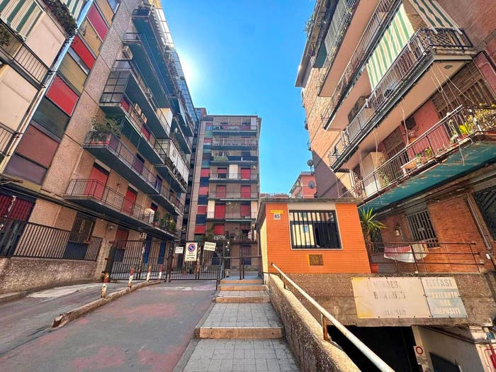Appartamento quadrilocale in vendita in Via Campegna, Fuorigrotta, Napoli
