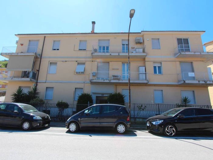 Appartamento trilocale in vendita in Via Guglielmo Oberdan, Ascoli Piceno