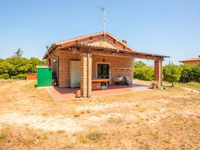 Casa quadrilocale in vendita in Via dei Piani, Nepi