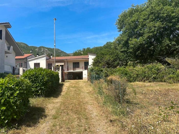 Casa quadrilocale in vendita in Cirichiello, Bussi sul Tirino