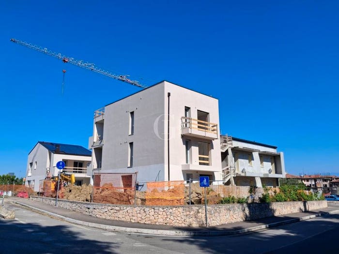 Appartamento trilocale in vendita in via Fornaci, Centro, Peschiera del Garda