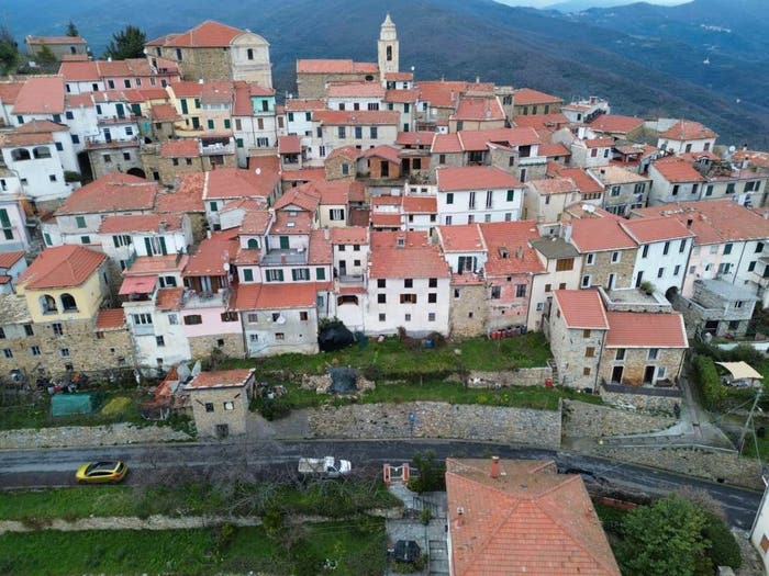 Casa con 5 locali in vendita in Via Cesare Battisti, Centro, Lucinasco