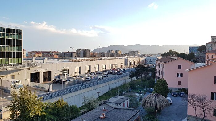 Appartamento trilocale in vendita in Savona