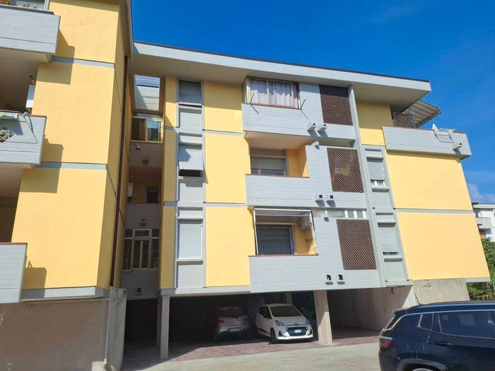 Appartamento trilocale in vendita in Via Palmiro Togliatti, Luni Mare, Luni