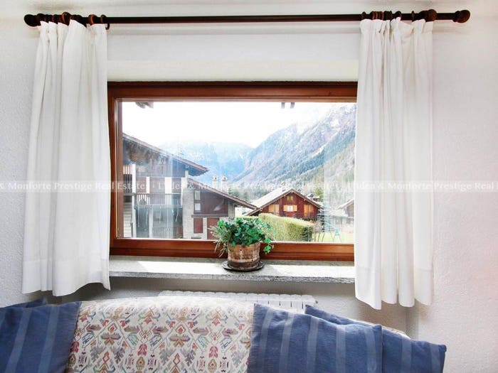 Appartamento trilocale in vendita in Vicolo Dolonne, Centro, Courmayeur