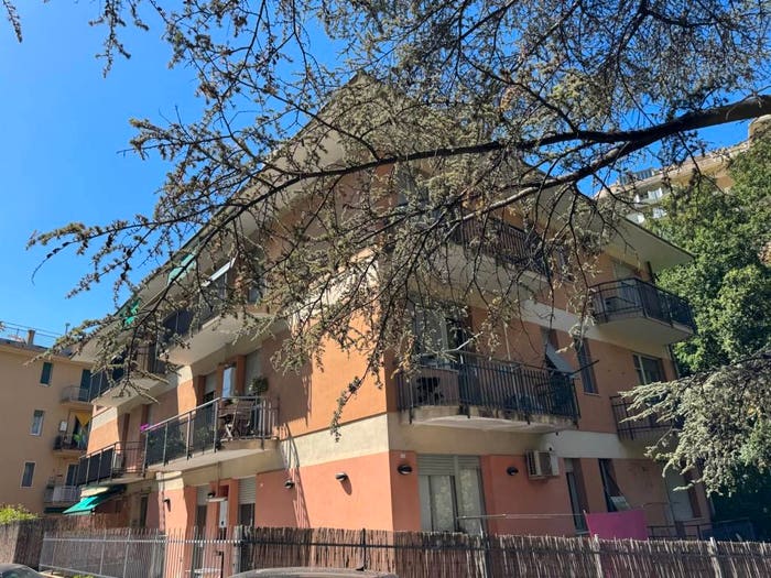 Appartamento trilocale in vendita in Via Camillo Vianson, Pegli, Genova