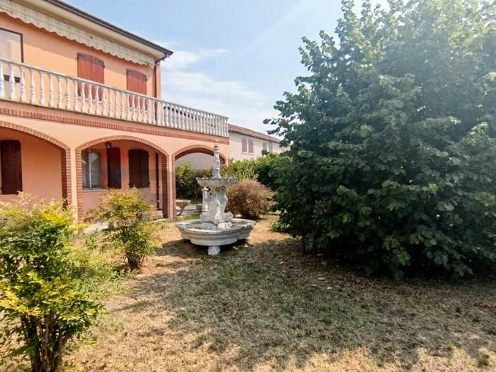 Casa con 5 locali in vendita in Ficarolo
