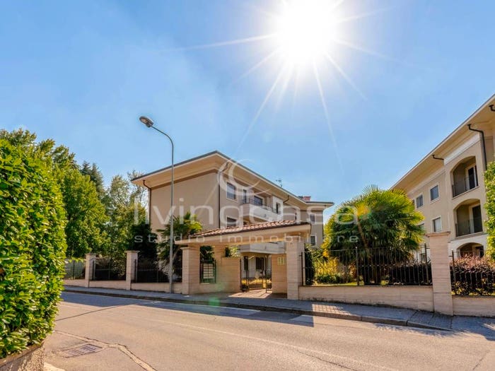 Appartamento bilocale in vendita in Via Duca Guido Visconti di Modrone, Centro, Cassago Brianza